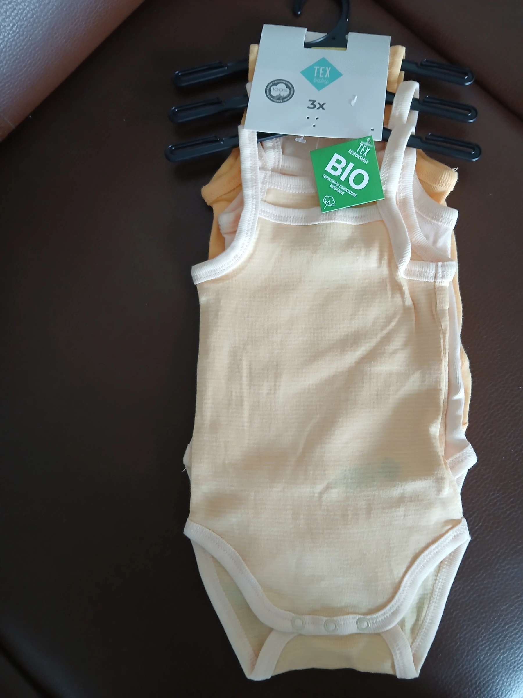 lot 3 bodies sans manches fille tex baby 60 cm 3 mois